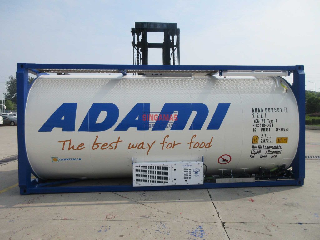 Reefer tank with machine